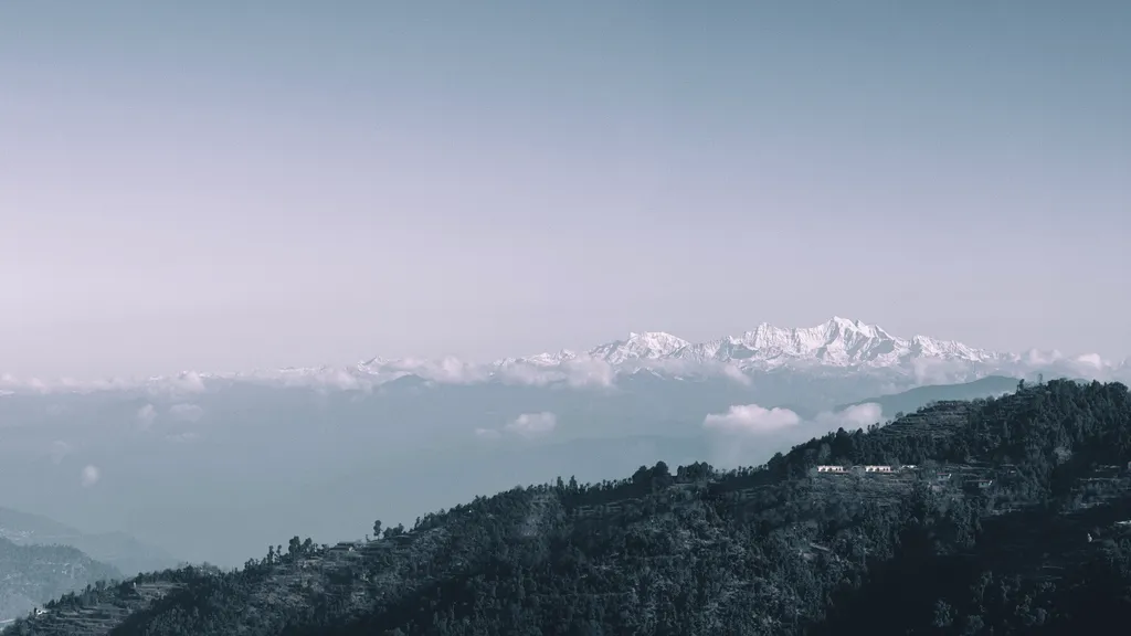 Snowcapped - Shot on 2021-12-29 in Dhanaulti, UK
